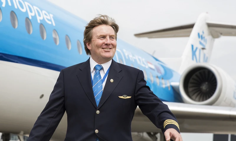 Willem-Alexander, King and airline pilot